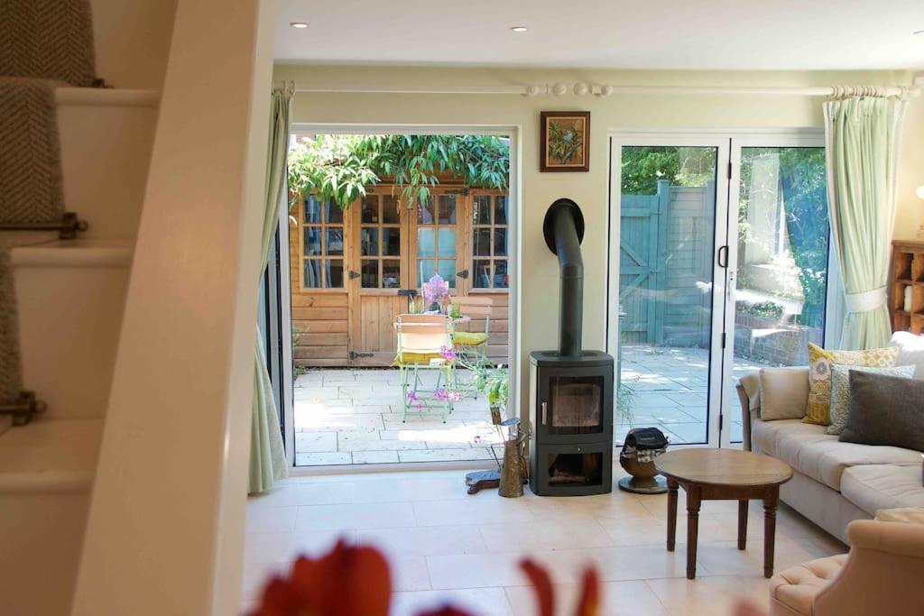 Canal View 2 Bedrooms End Of Terrace Chichester Luaran gambar