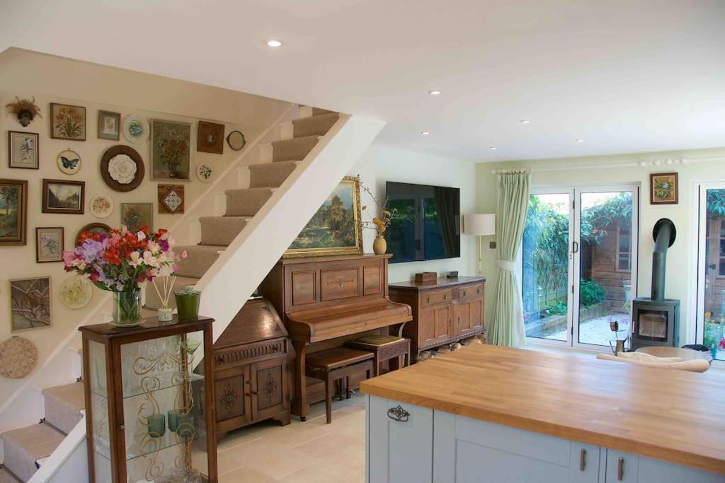 Canal View 2 Bedrooms End Of Terrace Chichester Luaran gambar