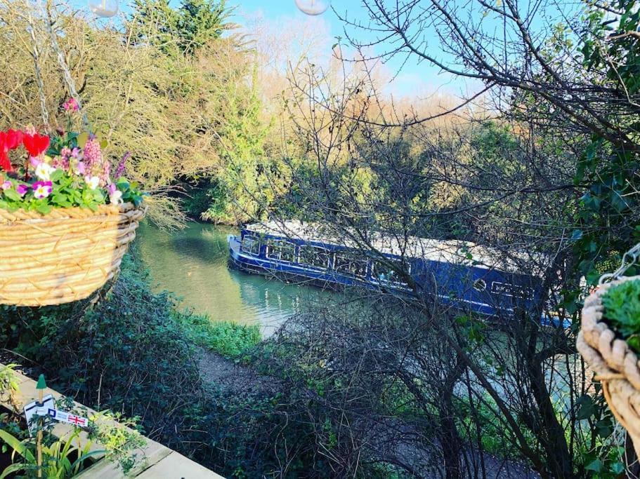 Canal View 2 Bedrooms End Of Terrace Chichester Luaran gambar